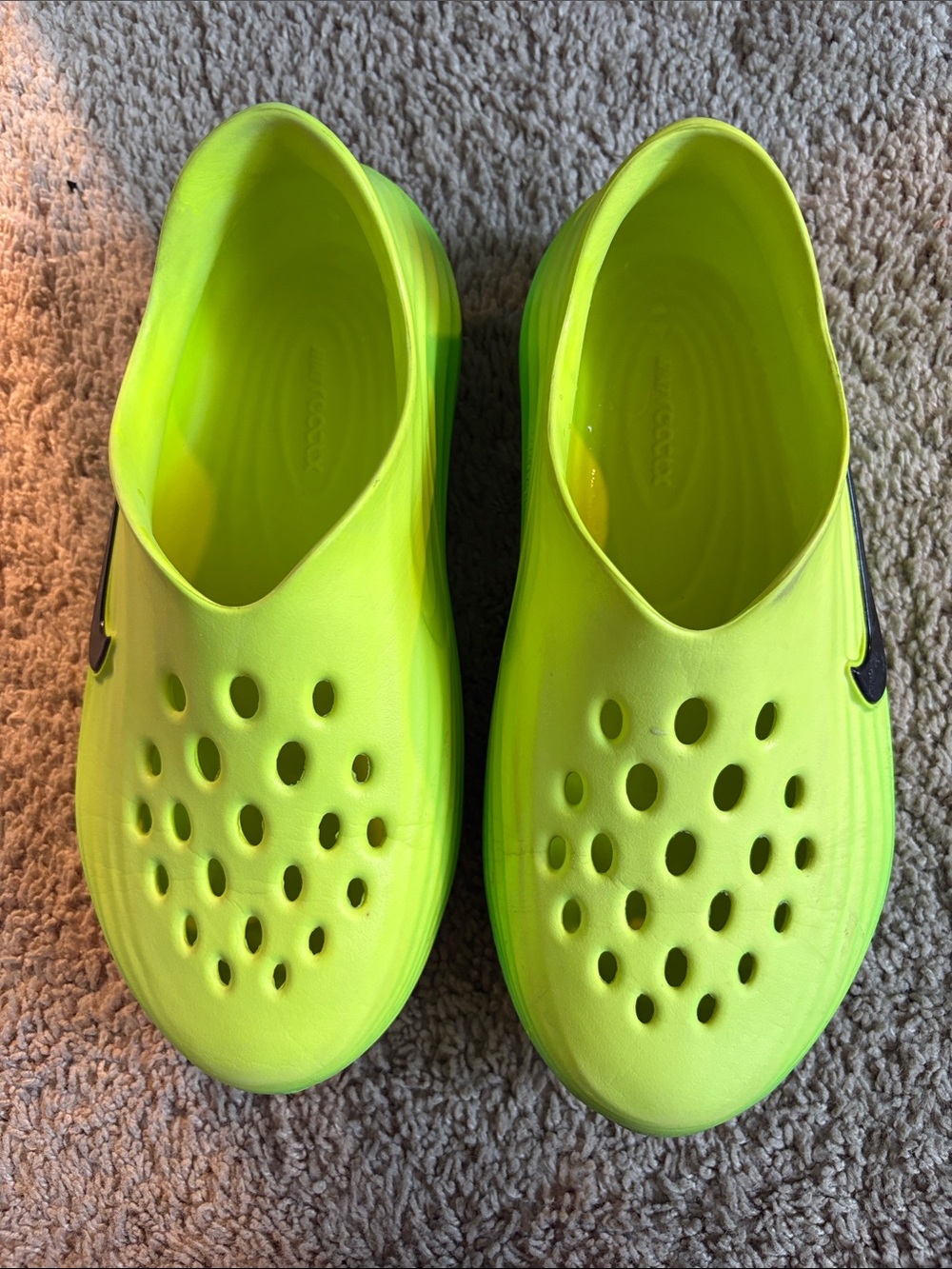 Nike react X foam, rejuven8 Neon Yellow-Green